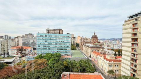 Image 18 - 885812