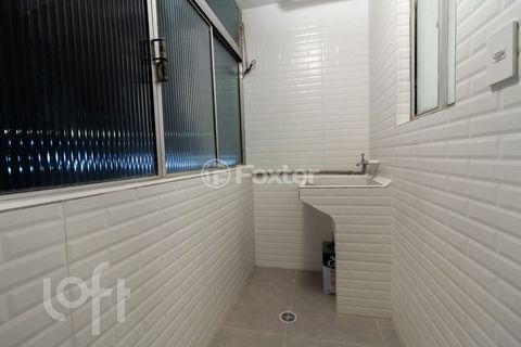 Image 9 - 885813