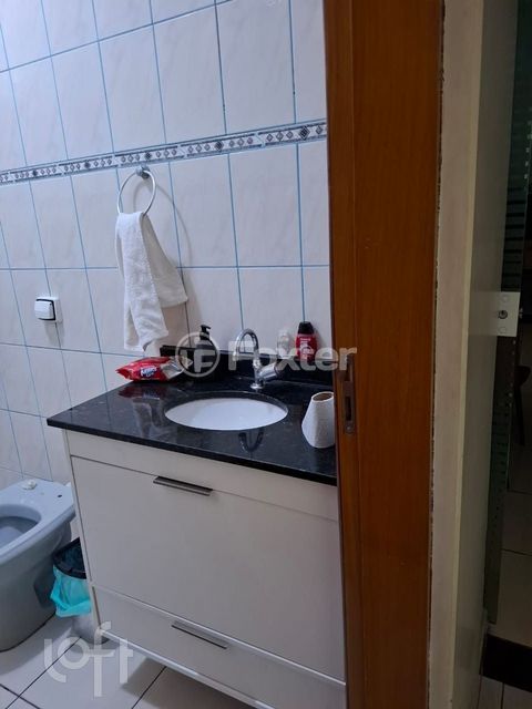 Image 8 - 885829