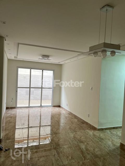 Image 11 - 885831