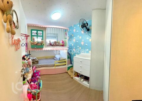 Image 8 - 885840