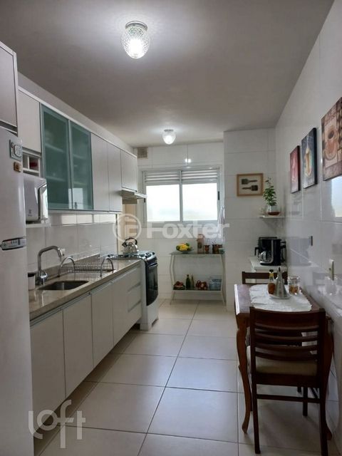 Image 7 - 885852