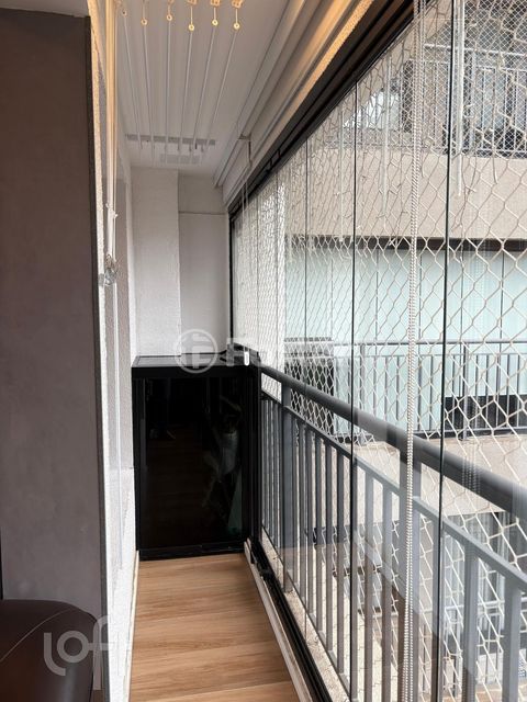 Image 1 - 885856