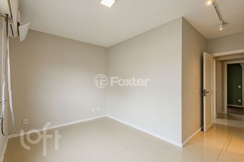 Image 8 - 885867