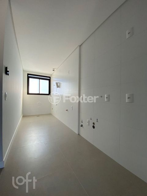 Image 16 - 885868
