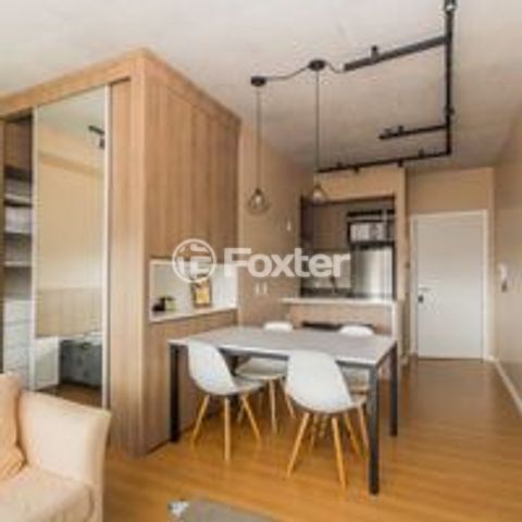 Image 9 - 885871