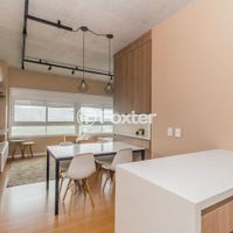 Image 8 - 885871