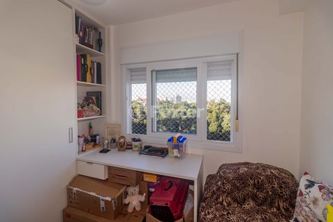 Image 11 - 885910