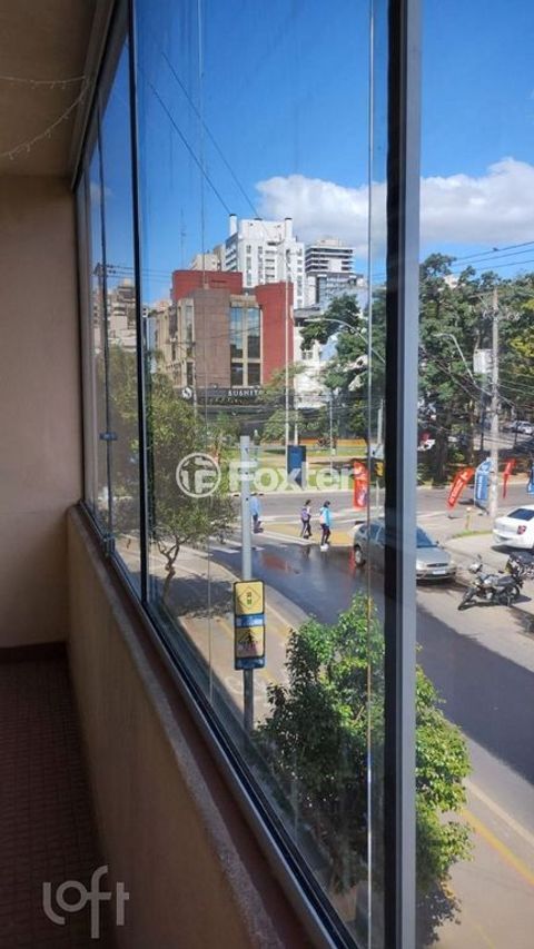 Image 8 - 885911