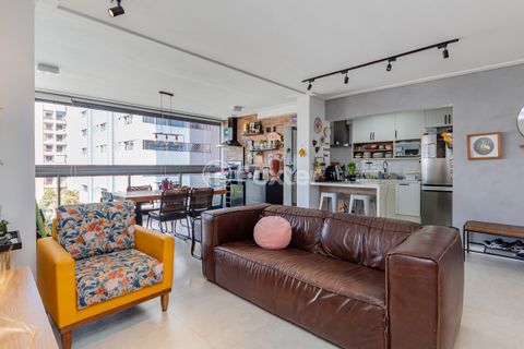 Image 11 - 885921