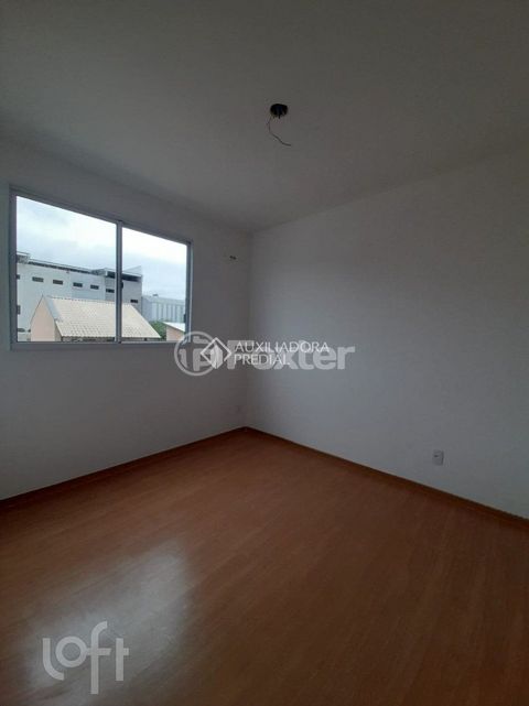 Image 7 - 885935