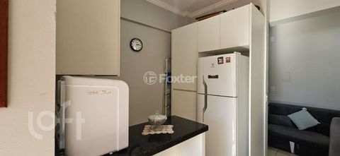 Image 8 - 885937