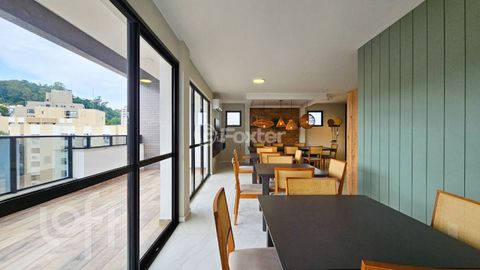 Image 9 - 885947