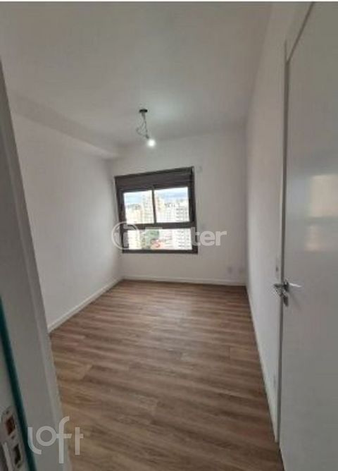 Image 7 - 885962
