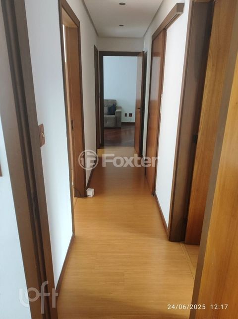 Image 9 - 885966