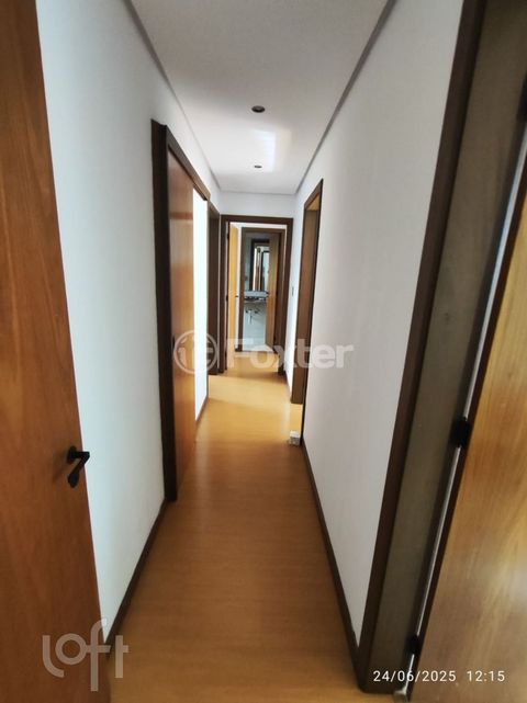 Image 8 - 885966