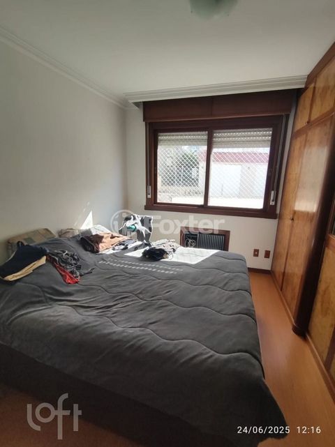 Image 3 - 885966