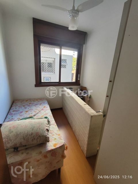 Image 7 - 885966