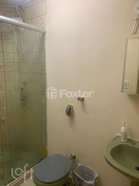 Image 8 - 885976