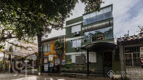 Image 6 - 885976