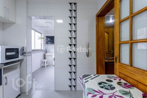 Image 7 - 885985
