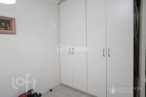 Image 17 - 886021