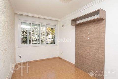 Image 4 - 886021