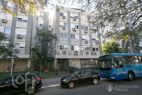 Image 10 - 886021
