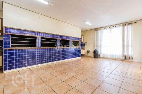 Image 8 - 886040