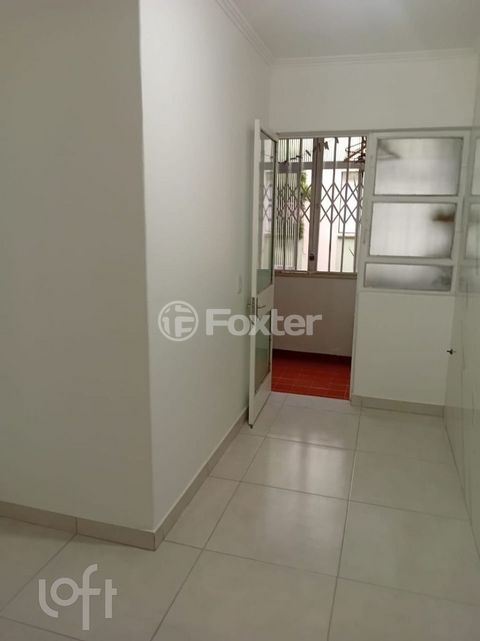 Image 1 - 886069