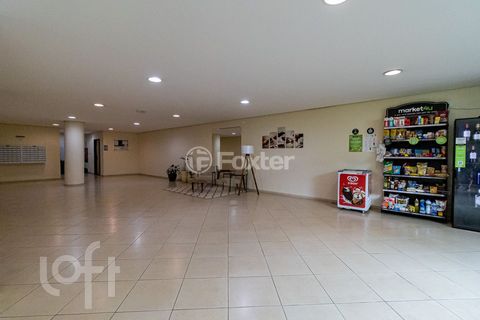 Image 10 - 886071