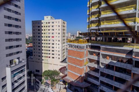 Image 7 - 886071