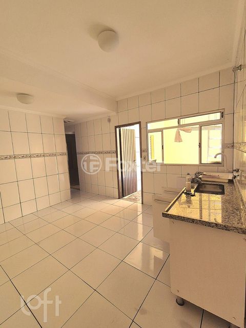 Image 7 - 886087