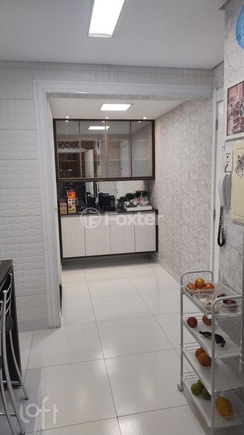 Image 8 - 886098
