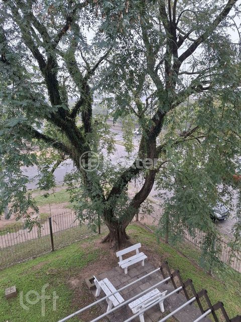 Image 7 - 886100