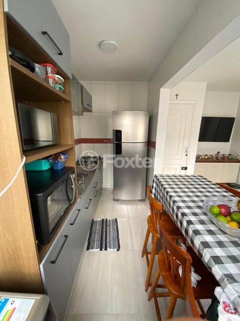 Image 8 - 886104