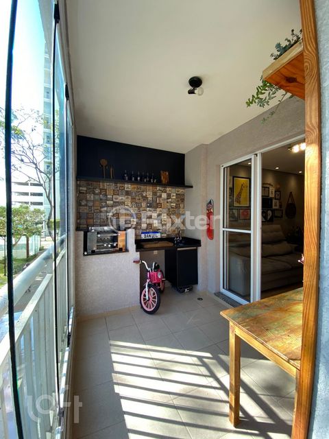 Image 3 - 886107