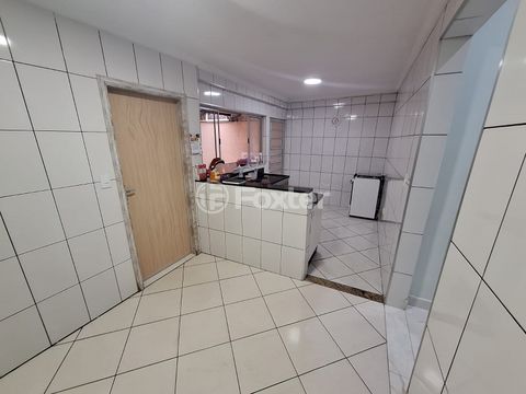 Image 10 - 886112