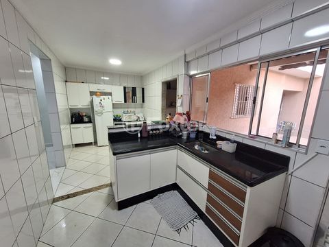 Image 9 - 886112