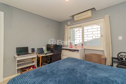 Image 10 - 886127