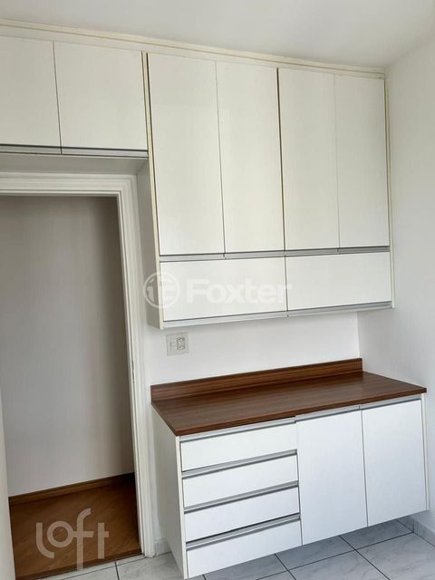 Image 10 - 886141