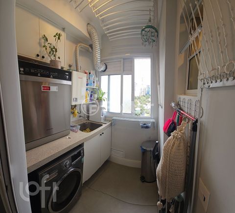Image 10 - 886144