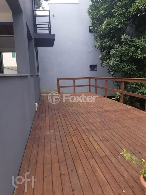 Image 17 - 886145