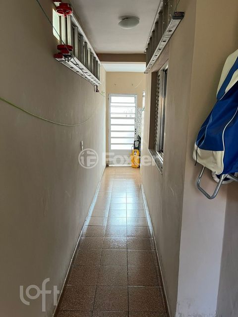 Image 16 - 886156
