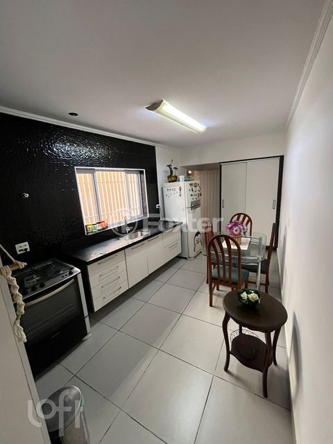 Image 4 - 886156