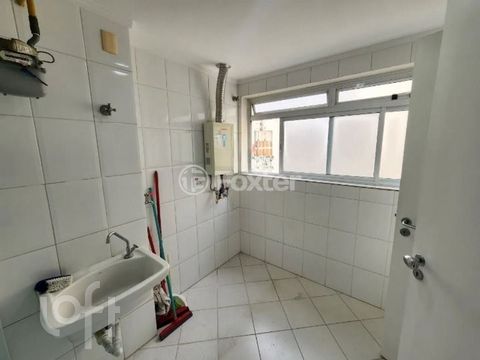 Image 10 - 886157