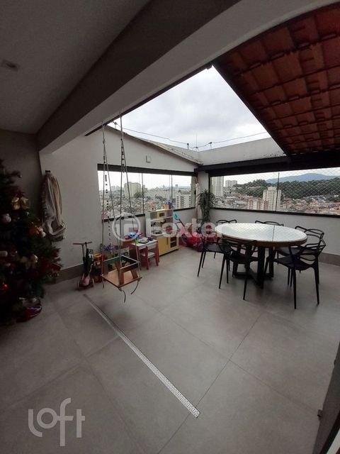 Image 17 - 886172