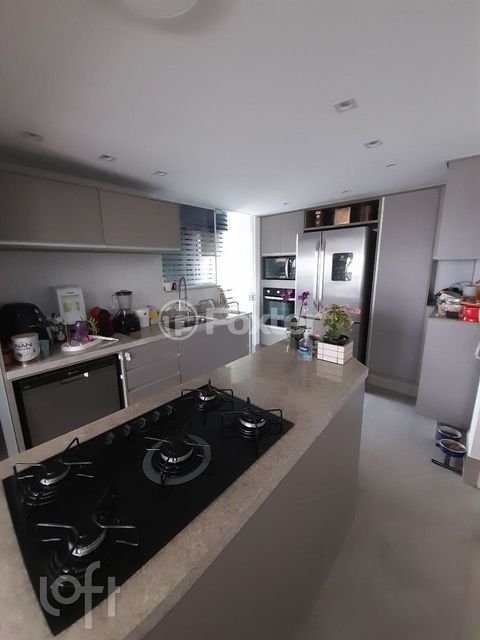 Image 6 - 886172
