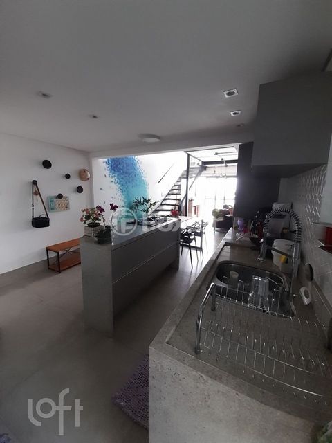 Image 4 - 886172