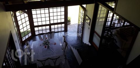 Image 1 - 886175